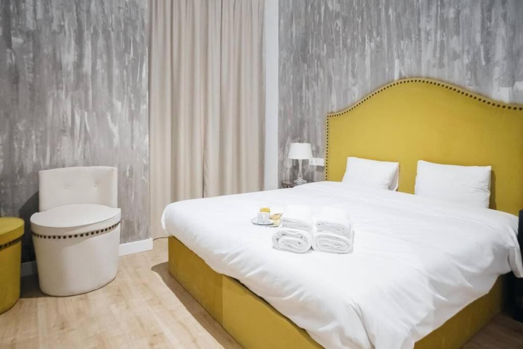 Apartamentos Plaza De Pedro Zerolo III Madrid Exterior foto