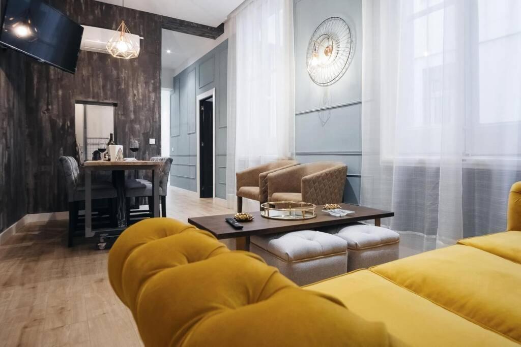 Apartamentos Plaza De Pedro Zerolo III Madrid Exterior foto
